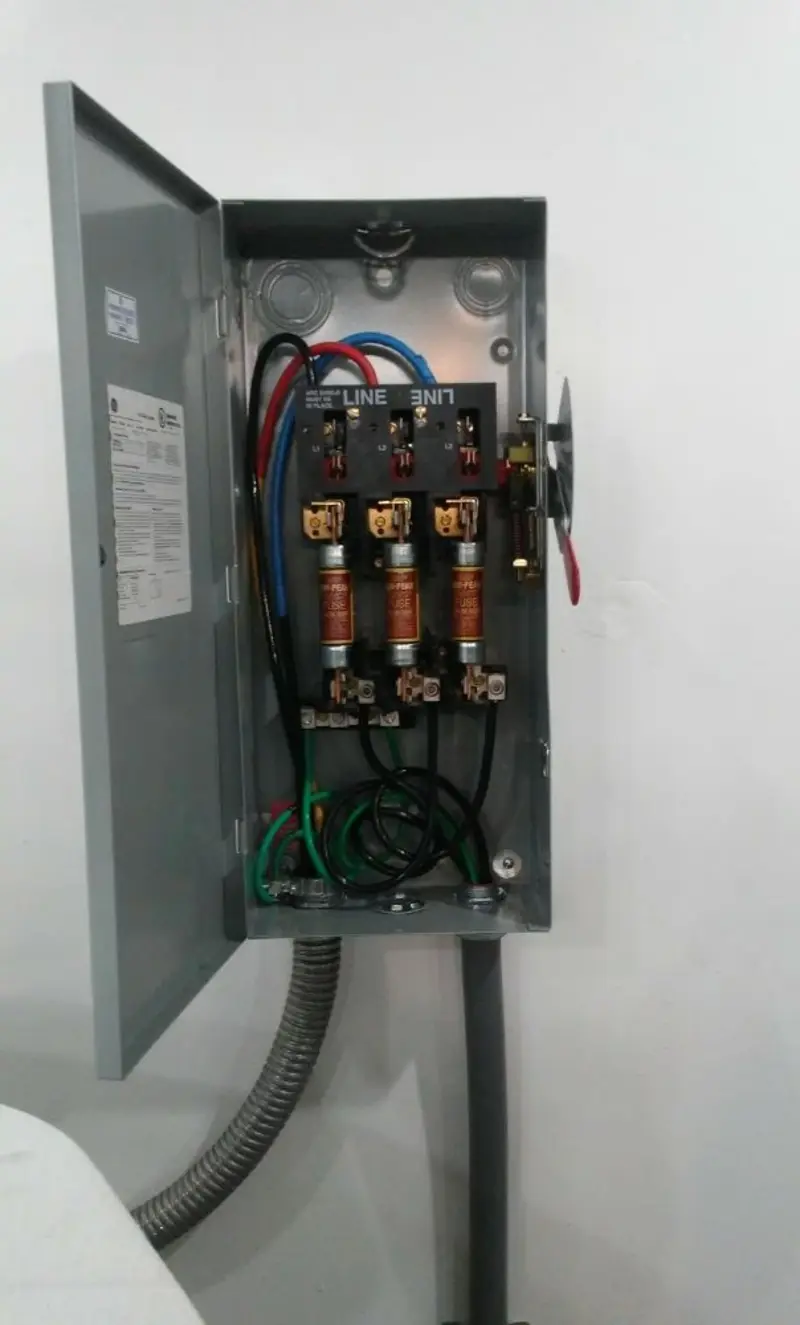 Three-phase disconnect switch installed for Smoke Detector Installation in Unadilla